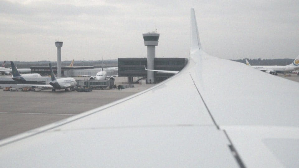 Czy Boeing 737-800 jest bezpieczny? Analiza i opinie pasażerów